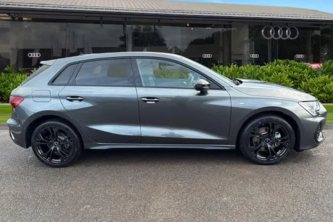 LR75CYA Audi A3 40 TFSI e Black Edition 5dr S Tronic Thumbnail #4