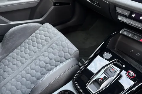 Audi RS 3 2.5 TFSI Sportback S Tronic quattro Euro 6 (s/s) 5dr Thumbnail #20