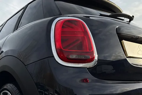PK23ADZ Mini Hatch 1.5 Cooper Exclusive Steptronic Euro 6 (s/s) 5dr Thumbnail #8