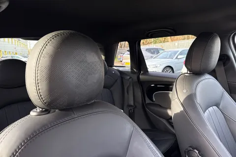 PK23ADZ Mini Hatch 1.5 Cooper Exclusive Steptronic Euro 6 (s/s) 5dr Thumbnail #24