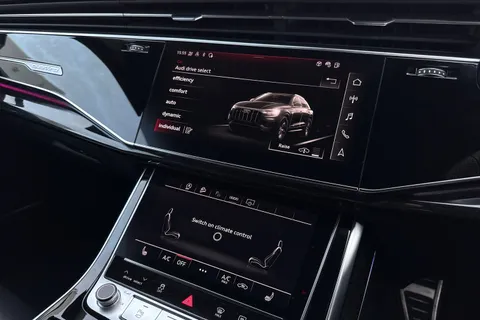 MM72FYN Audi Q8 Black Edition 55 TFSI quattro 340 PS tiptronic Thumbnail #30
