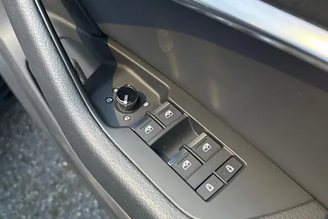 PY21NBG Audi A6 Saloon S line 50 TFSI e quattro 299 PS S tronic Thumbnail #47