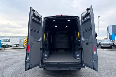 DC75LFP Volkswagen Crafter CR35 Panel van Commerce Plus MWB 140 PS 2.0 TDI 8sp Automatic FWD - Camera/ Thumbnail #6