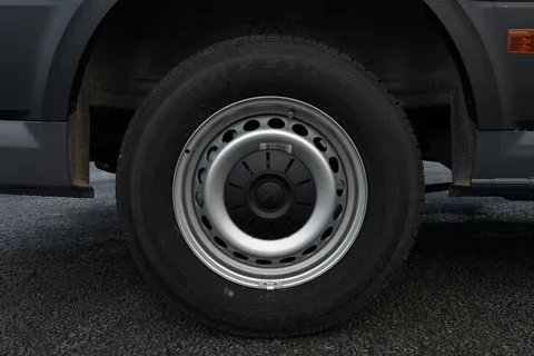 DC75LFP Volkswagen Crafter CR35 Panel van Commerce Plus MWB 140 PS 2.0 TDI 8sp Automatic FWD - Camera/ Thumbnail #10