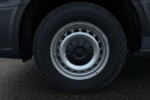 DC75LFP Volkswagen Crafter CR35 Panel van Commerce Plus MWB 140 PS 2.0 TDI 8sp Automatic FWD - Camera/ Thumbnail #12