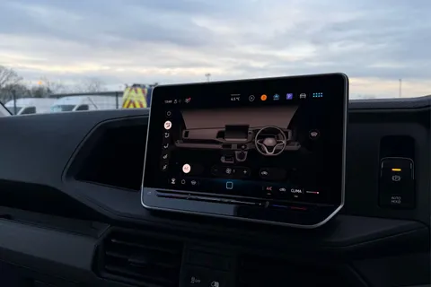 DC75LFP Volkswagen Crafter CR35 Panel van Commerce Plus MWB 140 PS 2.0 TDI 8sp Automatic FWD - Camera/ Thumbnail #21