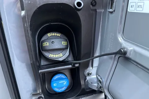 DC75LFP Volkswagen Crafter CR35 Panel van Commerce Plus MWB 140 PS 2.0 TDI 8sp Automatic FWD - Camera/ Thumbnail #24