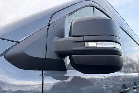 DC75LFP Volkswagen Crafter CR35 Panel van Commerce Plus MWB 140 PS 2.0 TDI 8sp Automatic FWD - Camera/ Thumbnail #26