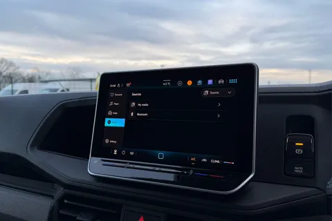 DC75LFP Volkswagen Crafter CR35 Panel van Commerce Plus MWB 140 PS 2.0 TDI 8sp Automatic FWD - Camera/ Thumbnail #52