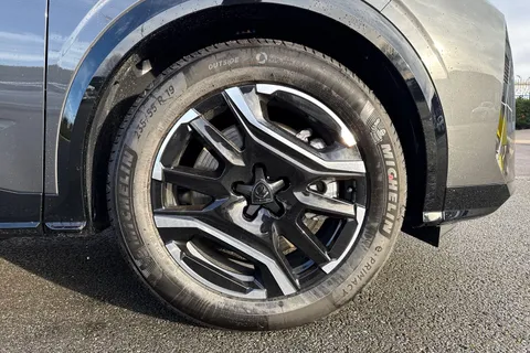 9 of 67 for PEUGEOT E-3008 73kWh GT Auto 5dr