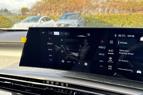 21 of 67 for PEUGEOT E-3008 73kWh GT Auto 5dr