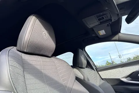 23 of 67 for PEUGEOT E-3008 73kWh GT Auto 5dr