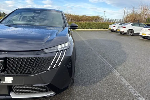 31 of 67 for PEUGEOT E-3008 73kWh GT Auto 5dr