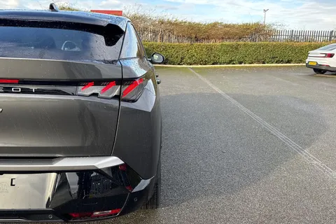 34 of 67 for PEUGEOT E-3008 73kWh GT Auto 5dr