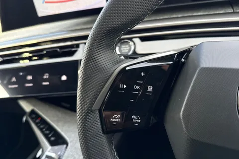 38 of 67 for PEUGEOT E-3008 73kWh GT Auto 5dr