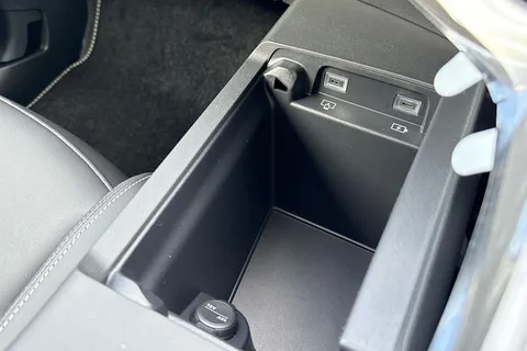 55 of 67 for PEUGEOT E-3008 73kWh GT Auto 5dr