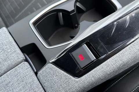 57 of 67 for PEUGEOT E-3008 73kWh GT Auto 5dr