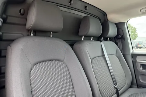 DG25EVC Volkswagen Id. Buzz Cargo 210kW Commerce 79kWh Auto Thumbnail #24