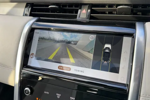 13 of 49 for Land Rover Discovery Sport 2.0 D200 R-Dynamic HSE 5dr