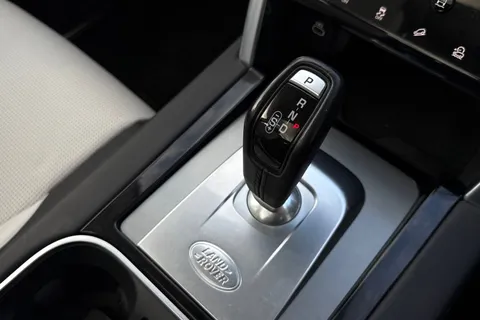 14 of 49 for Land Rover Discovery Sport 2.0 D200 R-Dynamic HSE 5dr