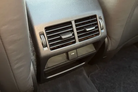 19 of 49 for Land Rover Discovery Sport 2.0 D200 R-Dynamic HSE 5dr