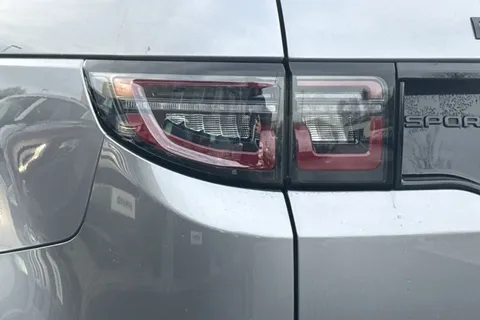 20 of 49 for Land Rover Discovery Sport 2.0 D200 R-Dynamic HSE 5dr