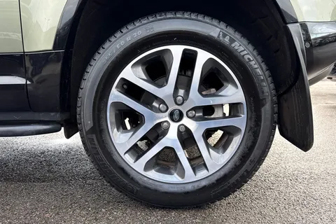 37 of 48 for Land Rover Defender 90 3.0 D250 MHEV X-Dynamic SE SUV 3dr Diesel Auto 4WD Euro 6 (s/s) (250 ps)