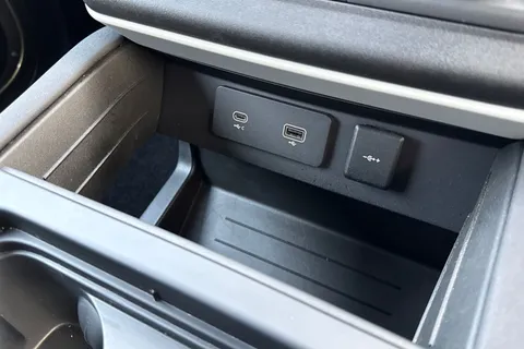 45 of 48 for Land Rover Defender 90 3.0 D250 MHEV X-Dynamic SE SUV 3dr Diesel Auto 4WD Euro 6 (s/s) (250 ps)