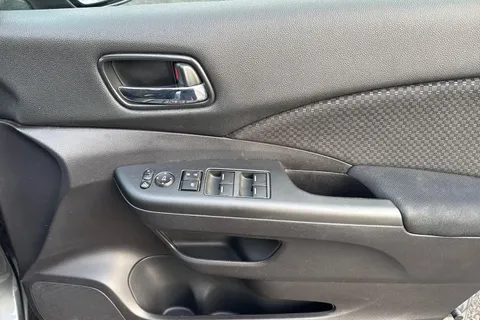 SA16ZUU Honda CR-V 2.0 i-VTEC SE Plus 5dr Auto Thumbnail #19