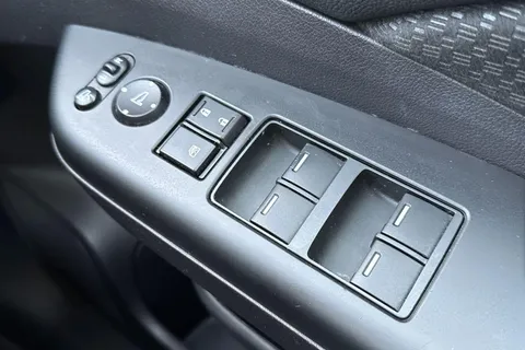 SA16ZUU Honda CR-V 2.0 i-VTEC SE Plus 5dr Auto Thumbnail #37