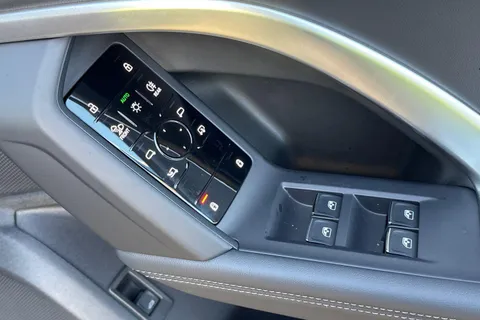  Audi Q5 2.0 TDI S line Sportback S Tronic quattro Euro 6 (s/s) 5dr Thumbnail #17