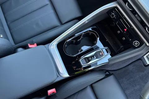  Audi Q5 2.0 TDI S line Sportback S Tronic quattro Euro 6 (s/s) 5dr Thumbnail #19