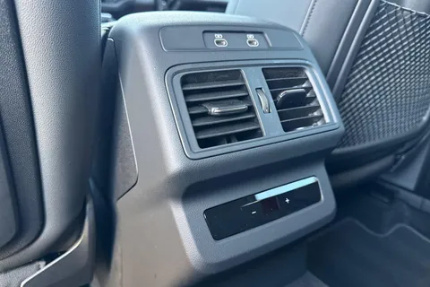  Audi Q5 2.0 TDI S line Sportback S Tronic quattro Euro 6 (s/s) 5dr Thumbnail #39