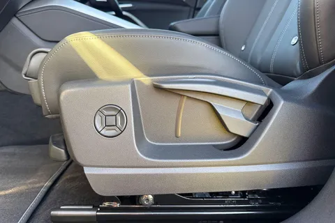  Audi Q5 2.0 TDI S line Sportback S Tronic quattro Euro 6 (s/s) 5dr Thumbnail #40