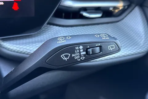  Audi Q5 2.0 TDI S line Sportback S Tronic quattro Euro 6 (s/s) 5dr Thumbnail #59