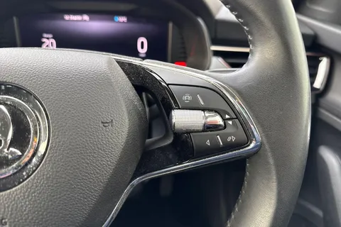 GL23YTZ Škoda Kamiq 1.5 TSI SE L Executive 5dr DSG Thumbnail #55
