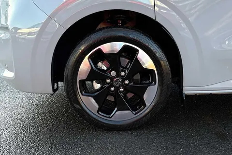 BD75YMG Volkswagen Transporter 2.0 TDI 150 Commerce Pro Van Auto Thumbnail #5