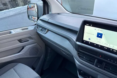 BD75YMG Volkswagen Transporter 2.0 TDI 150 Commerce Pro Van Auto Thumbnail #14