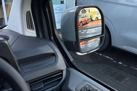 BT75APO Volkswagen Transporter 2.0 TDI 150 Commerce Pro Van Auto Thumbnail #17