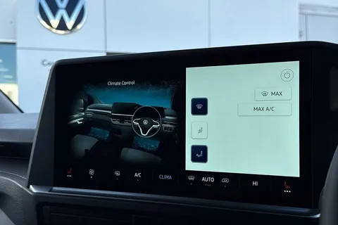 BT75APO Volkswagen Transporter 2.0 TDI 150 Commerce Pro Van Auto Thumbnail #18