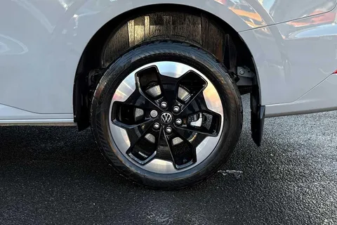 BD75YMG Volkswagen Transporter 2.0 TDI 150 Commerce Pro Van Auto Thumbnail #21