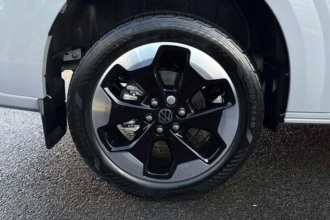 BT75APO Volkswagen Transporter 2.0 TDI 150 Commerce Pro Van Auto Thumbnail #22