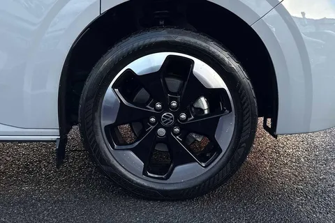 BT75APO Volkswagen Transporter 2.0 TDI 150 Commerce Pro Van Auto Thumbnail #23