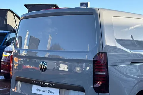 BT75APO Volkswagen Transporter 2.0 TDI 150 Commerce Pro Van Auto Thumbnail #32