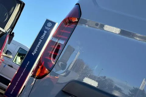 BT75APO Volkswagen Transporter 2.0 TDI 150 Commerce Pro Van Auto Thumbnail #33