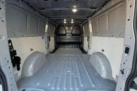 BD75YMG Volkswagen Transporter 2.0 TDI 150 Commerce Pro Van Auto Thumbnail #40