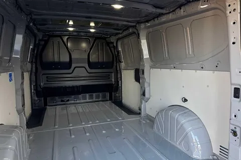 BD75YMG Volkswagen Transporter 2.0 TDI 150 Commerce Pro Van Auto Thumbnail #41
