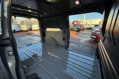 BT75APO Volkswagen Transporter 2.0 TDI 150 Commerce Pro Van Auto Thumbnail #49