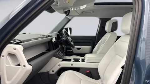 KR74WVV Land Rover Defender 2.0 P300e X-Dynamic HSE 110 5dr Auto Thumbnail #3