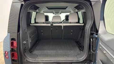 KR74WVV Land Rover Defender 2.0 P300e X-Dynamic HSE 110 5dr Auto Thumbnail #10